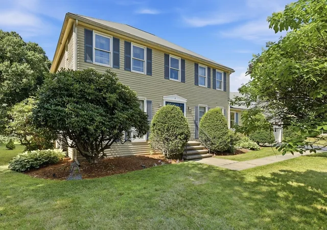 3rd image of 4 Oneida Pl, Hudson, MA 01749 | MLS# 73547985