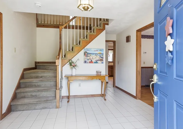 4th image of 4 Oneida Pl, Hudson, MA 01749 | MLS# 73547985