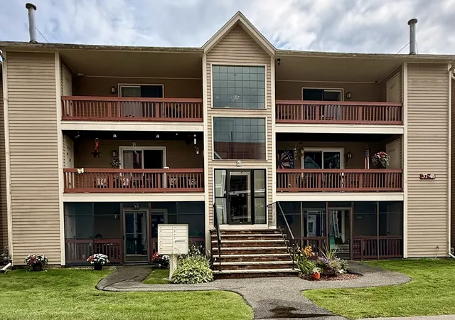 11th image of 39 Randolph Dr #39, Tewksbury, MA 01876 | MLS# 73555406