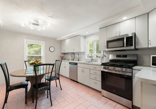 3rd image of 48 Valley St, Wakefield, MA 01880 | MLS# 73553876