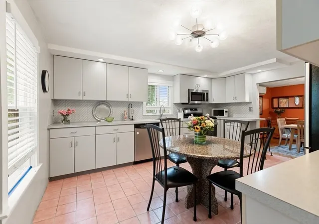 4th image of 48 Valley St, Wakefield, MA 01880 | MLS# 73553876