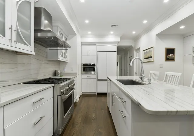 5th image of 29 Fairfield St, Boston, MA 02116
