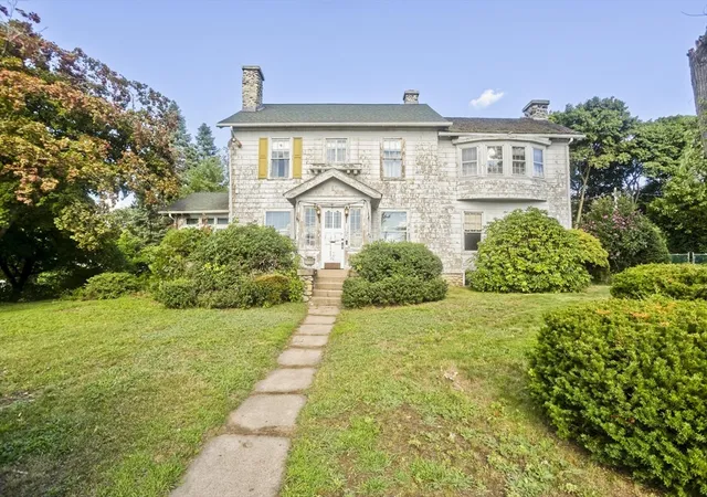Photo 2 of Single family home for sale at 1750 Northampton St, Holyoke, MA 01040 | MLS# 73569287 | Listing updated on 2026-09-18