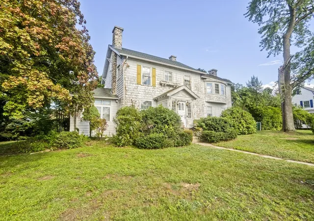 Photo 3 of Single family home for sale at 1750 Northampton St, Holyoke, MA 01040 | MLS# 73569287 | Listing updated on 2026-09-18