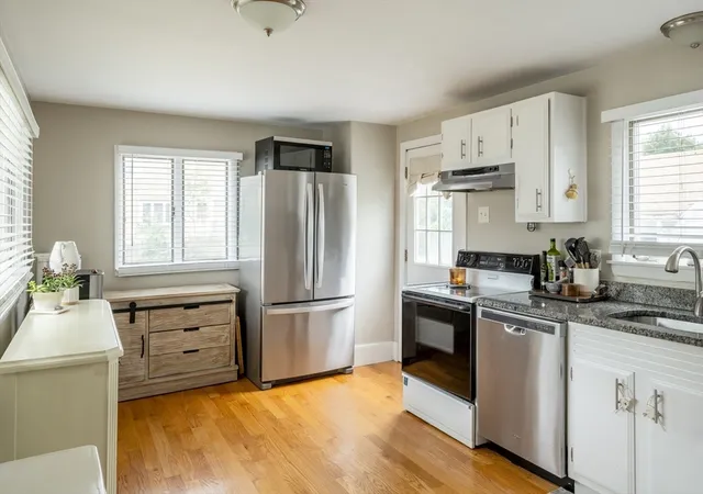 3rd image of 101 Bartholomew St, Peabody, MA 01960 | MLS# 73559284