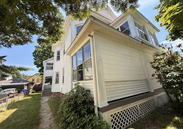 Photo 2 of Sale Pending at 43 Wellington St, Springfield, MA 01109 | MLS# 73565369 | Listing updated on 2026-09-06
