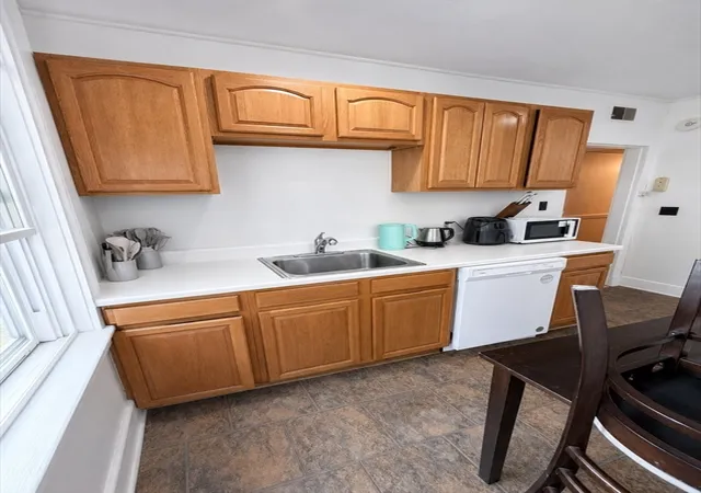 4th image of 83 Francis St, Brookline, MA 02446