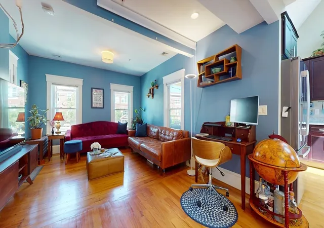 2nd image of 4 Cameron #2, Somerville, MA 02144 | MLS# 73553680