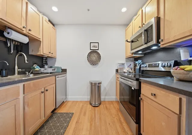3rd image of 220 Spencer Ave, Chelsea, MA 02150