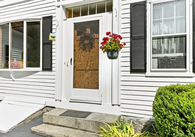 Photo 3 of Single family home for sale at 3 Howard St, Easton, MA 02375 | MLS# 73569083 | Listing updated on 2026-09-01