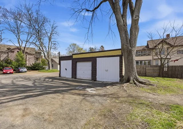 2nd image of 17 Adams St, Easthampton, MA 01027