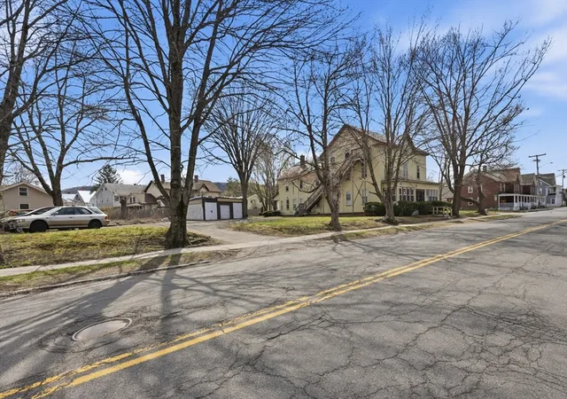 24th image of 17 Adams St, Easthampton, MA 01027 | MLS# 73503750