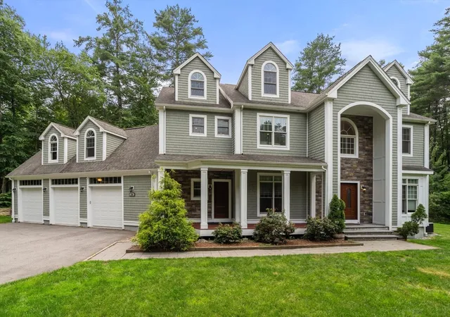 Homes for sale in Framingham, MA | 24 Wayside Inn Rd, Framingham, MA 01701 | MLS# 73545358