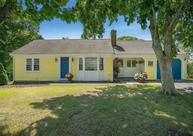 2nd image of 11 Gateway St #1, South Yarmouth, MA 02664 | MLS# 73554671