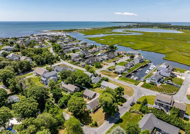 Photo 4 of Condo for sale at 11 Gateway St #1, South Yarmouth, MA 02664 | MLS# 73554671 | Listing updated on 2026-10-10