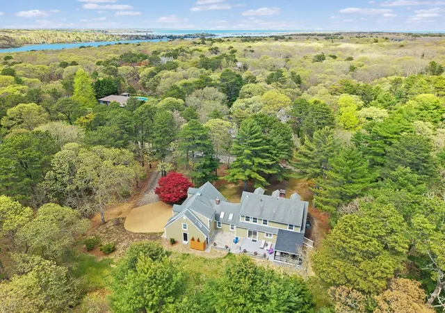 15th image of 44 Tiffany Dr, Vineyard Haven, MA 02568 | MLS# 73527128