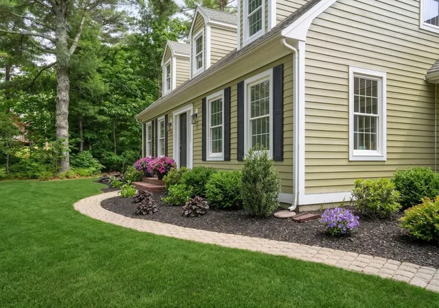 2nd image of 44 Tiffany Dr, Vineyard Haven, MA 02568 | MLS# 73527128