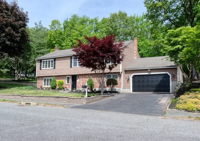 Homes for sale in Weymouth, MA | 19 Essex Heights Dr, Weymouth, MA 02188 | MLS# 73523633