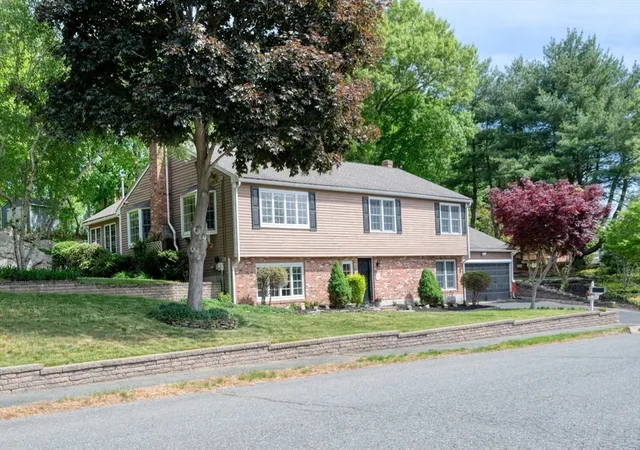 Homes for sale in Weymouth, MA | 19 Essex Heights Dr, Weymouth, MA 02188 | MLS# 73523633
