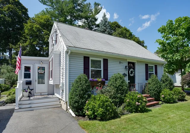 Photo 2 of Single family home for sale at 18 Ellis St, Woburn, MA 01801 | MLS# 73568332 | Listing updated on 2026-09-09