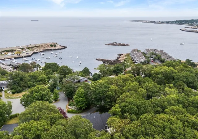 Photo 4 of Single family home for sale at 6 Boulder Top, Rockport, MA 01966 | MLS# 73553708 | Listing updated on 2026-09-20