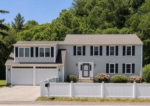 Homes for sale in Rockland, MA | 575 Salem Street, Rockland, MA 02370 | MLS# 73532016