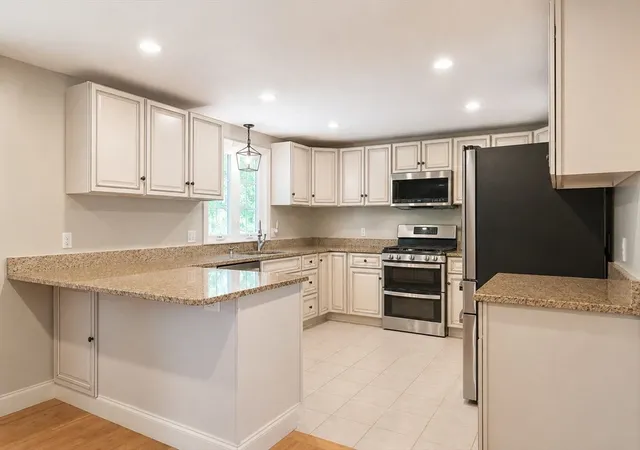 Homes for sale in Rockland, MA | 575 Salem Street, Rockland, MA 02370 | MLS# 73532016