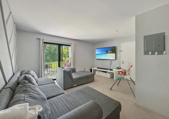 Homes for sale in Natick, MA | 2 Village Way #6, Natick, MA 01760 | MLS# 73542422