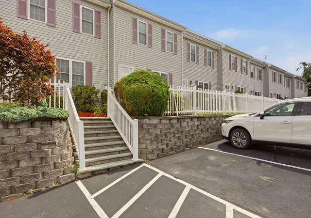 2nd image of 5239 N Main St, Fall River, MA 02720
