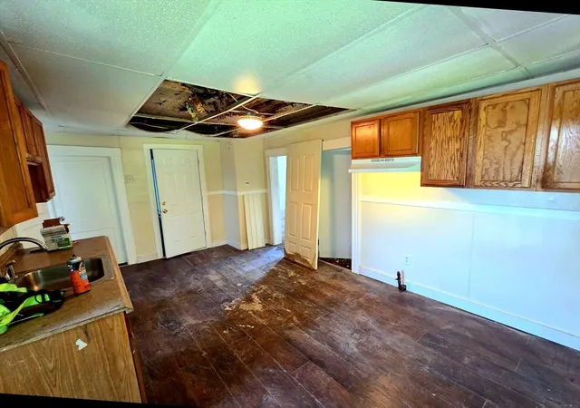 Listing Photo 2 - Condo for sale in building located at 32 Westminister St, Pittsfield, MA 01201 - Unit #