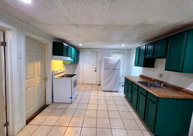 3rd image of 32 Westminister St, Pittsfield, MA 01201 | MLS# 73558223