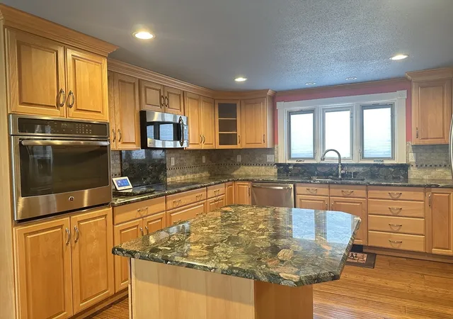 4th image of 36 Crescent Dr, Ludlow, MA 01056 | MLS# 73547593