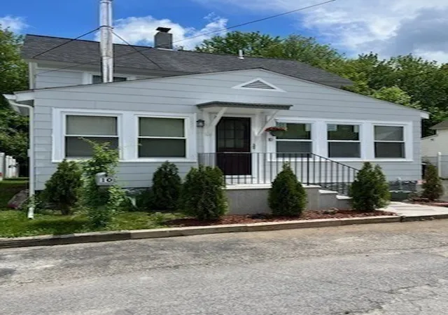 Homes for sale in Hudson, MA | 10 Crump St, Hudson, MA 01749 | MLS# 73529409
