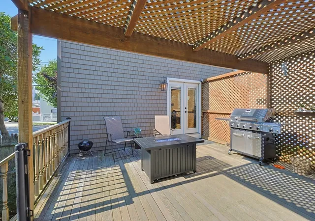 Homes for sale in New Bedford, MA | 42 Grape St, New Bedford, MA 02740 | MLS# 73547500
