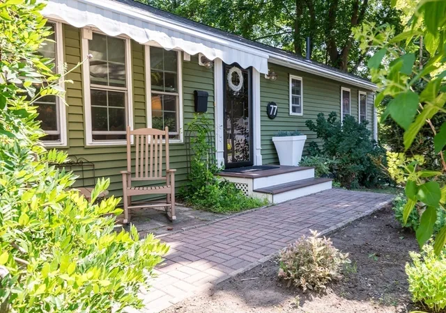 Photo 3 of Sale Pending at 77 Washington St, Stoneham, MA 02180 | MLS# 73563000 | Listing updated on 2026-09-03