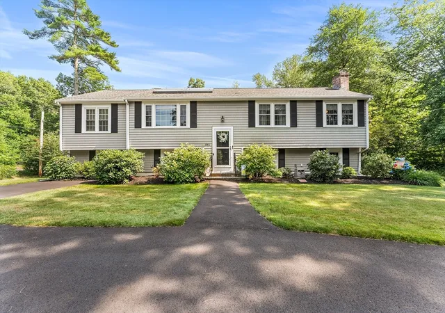 1st image of 841 Union St, East Bridgewater, MA 02333 | MLS# 73550156