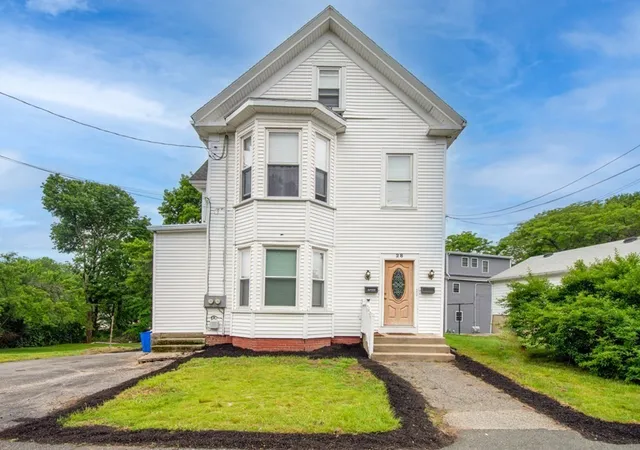 Homes for sale in Stoneham, MA | 28 Washington St, Stoneham, MA 02180 | MLS# 73510475