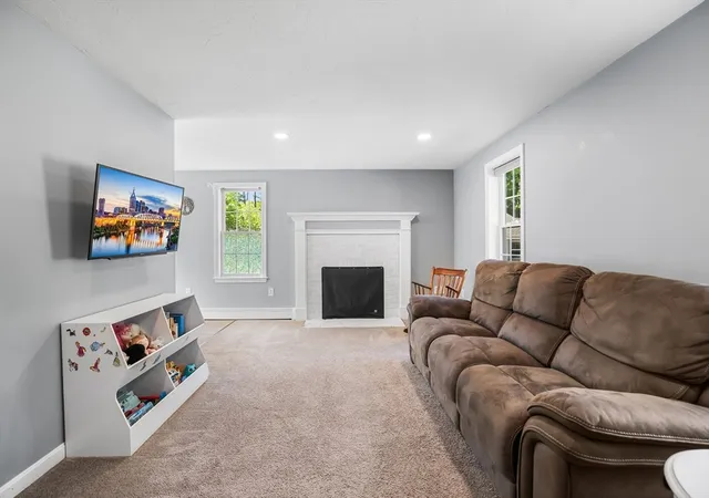 2nd image of 137 Lake Ave, East Wareham, MA 02538 | MLS# 73528977