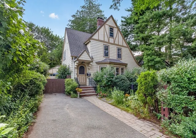 Photo 1 of Sale Pending at 107 Park Ave, Arlington, MA 02476 | MLS# 73562305 | Listing updated on 2026-09-02