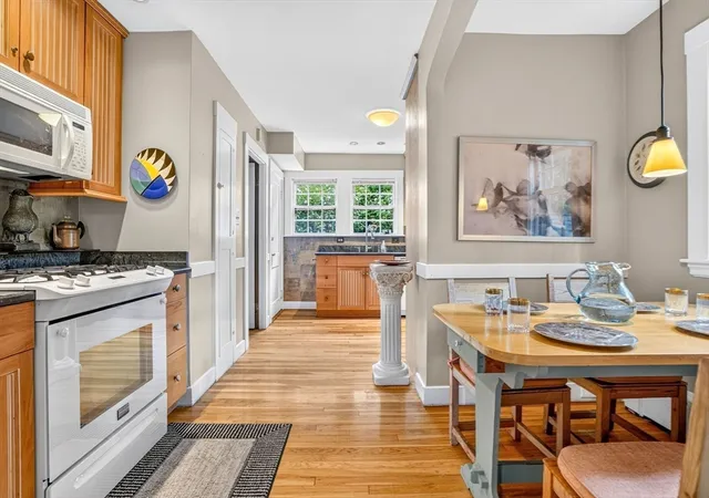 Photo 4 of Sale Pending at 107 Park Ave, Arlington, MA 02476 | MLS# 73562305 | Listing updated on 2026-09-02