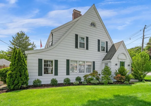 Photo 1 of Sale Pending at 10 Charlotte Rd, Marblehead, MA 01945 | MLS# 73532191 | Listing updated on 2026-06-27