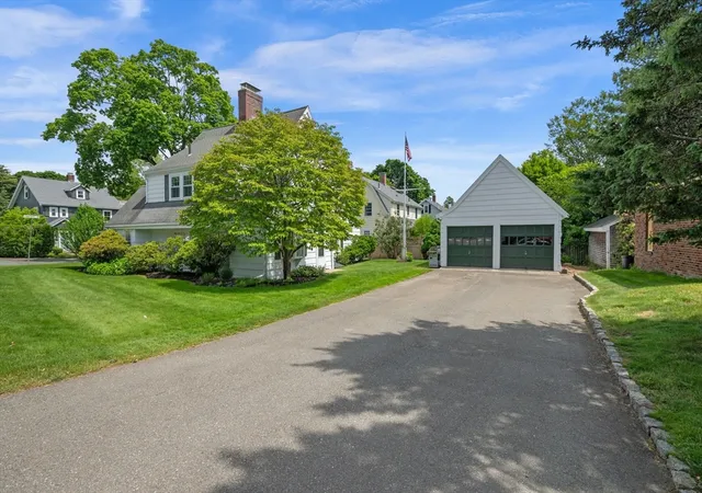 Photo 3 of Sale Pending at 10 Charlotte Rd, Marblehead, MA 01945 | MLS# 73532191 | Listing updated on 2026-06-27