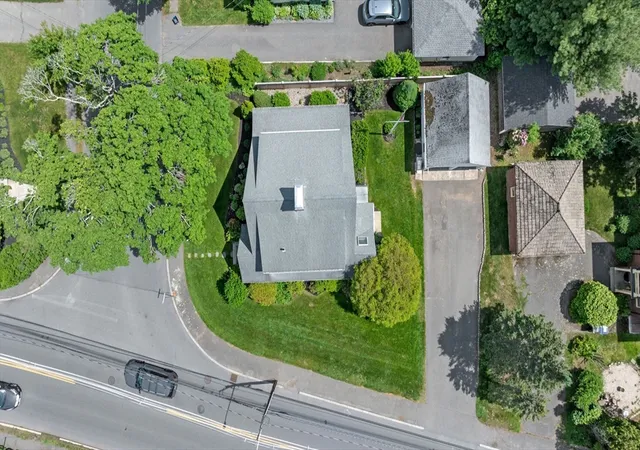 Photo 4 of Sale Pending at 10 Charlotte Rd, Marblehead, MA 01945 | MLS# 73532191 | Listing updated on 2026-06-27
