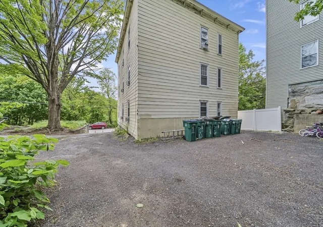 3rd image of 276 Fairmount St, Fitchburg, MA 01420 | MLS# 73373377