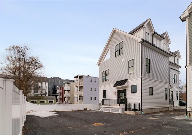 2nd image of 21 S Waverly, Brighton, MA 02135