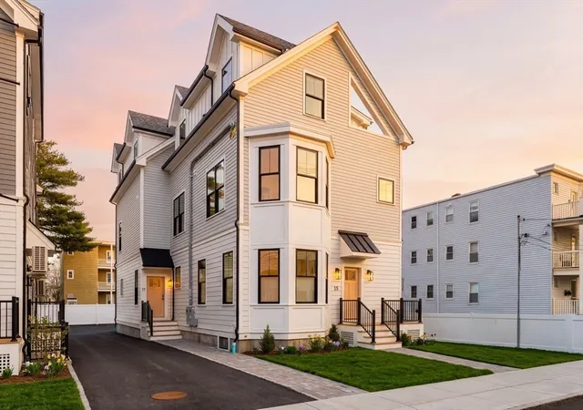 2nd image of 21 S Waverly, Boston, MA 02135