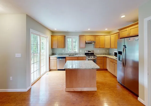 3rd image of 347 Main Street, Townsend, MA 01469 | MLS# 73567751