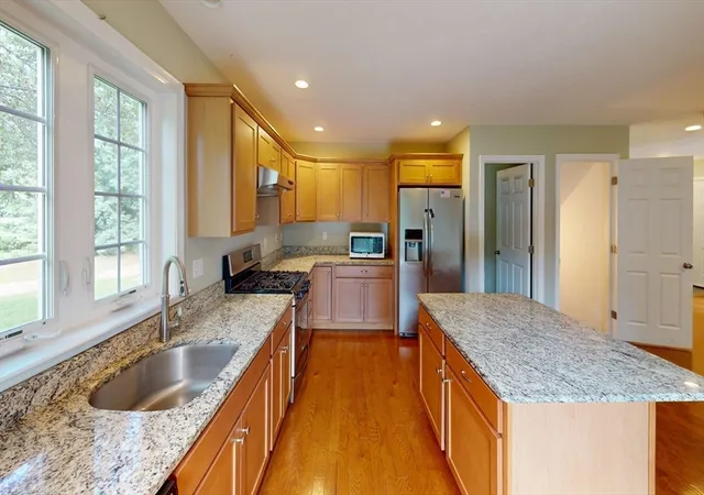 4th image of 347 Main Street, Townsend, MA 01469 | MLS# 73567751
