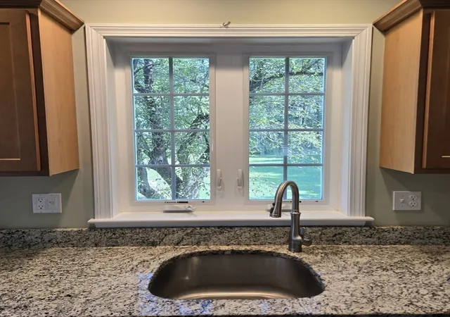 5th image of 347 Main Street, Townsend, MA 01469 | MLS# 73567751