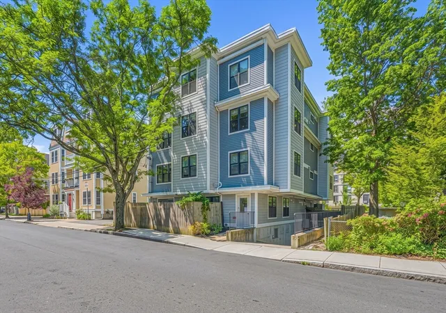 1st image of 192 Raymond St #4, Cambridge, MA 02140 | MLS# 73550741
